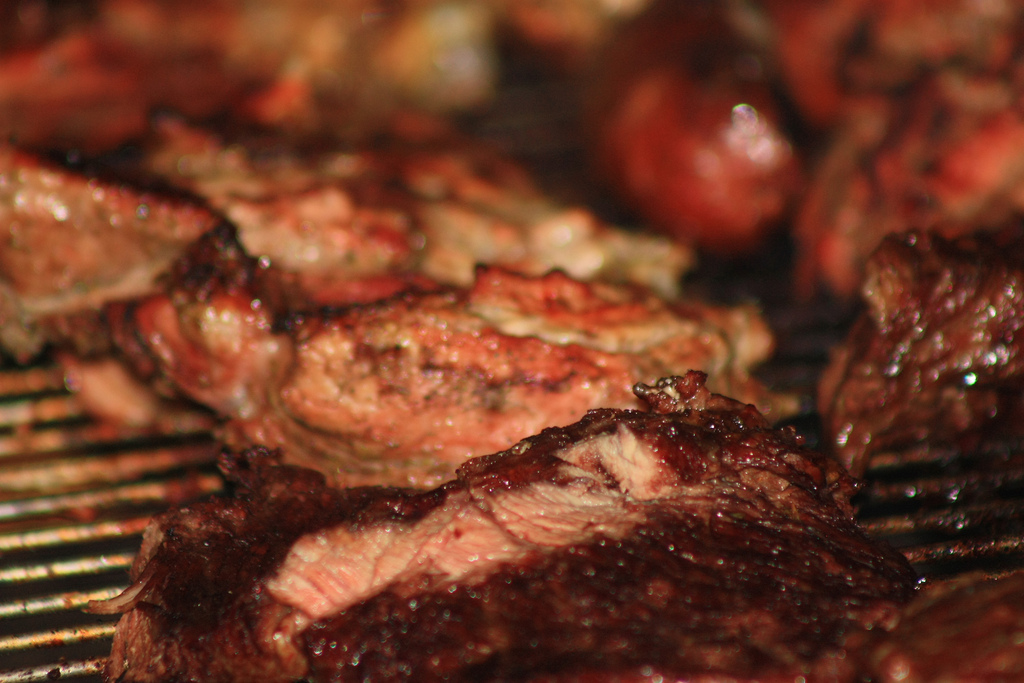 Los argentinos inventaron la carne a la parrilla? Así fue el origen del  asado argentino